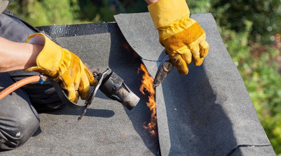 Professional gutter cleaning in Philomath, OR